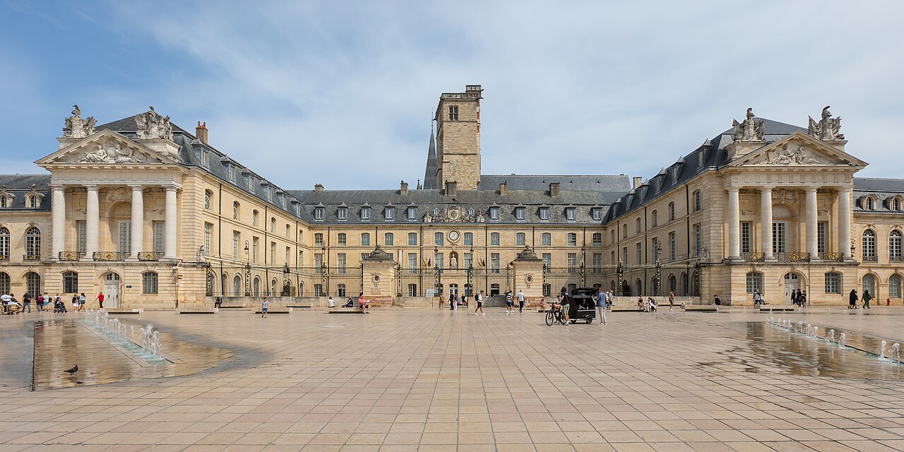Dijon (21000), Côte-d'Or — la boucherie Le Bœuf Tricolore de Dijon